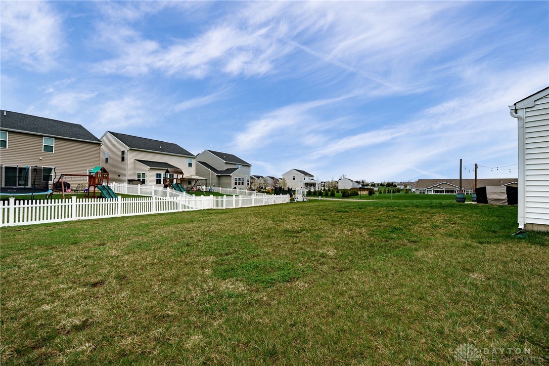 8100 Cherry Birch Drive, Tipp City, Ohio image 18