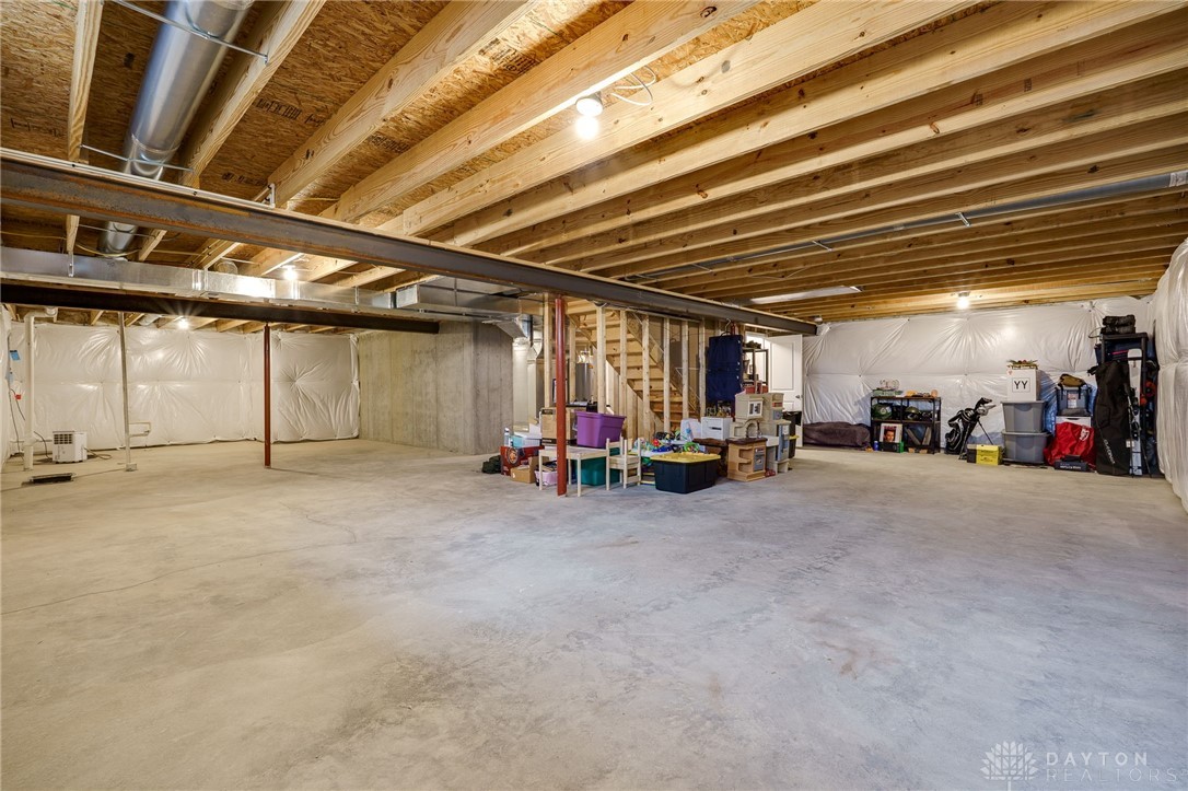 8100 Cherry Birch Drive, Tipp City, Ohio image 16