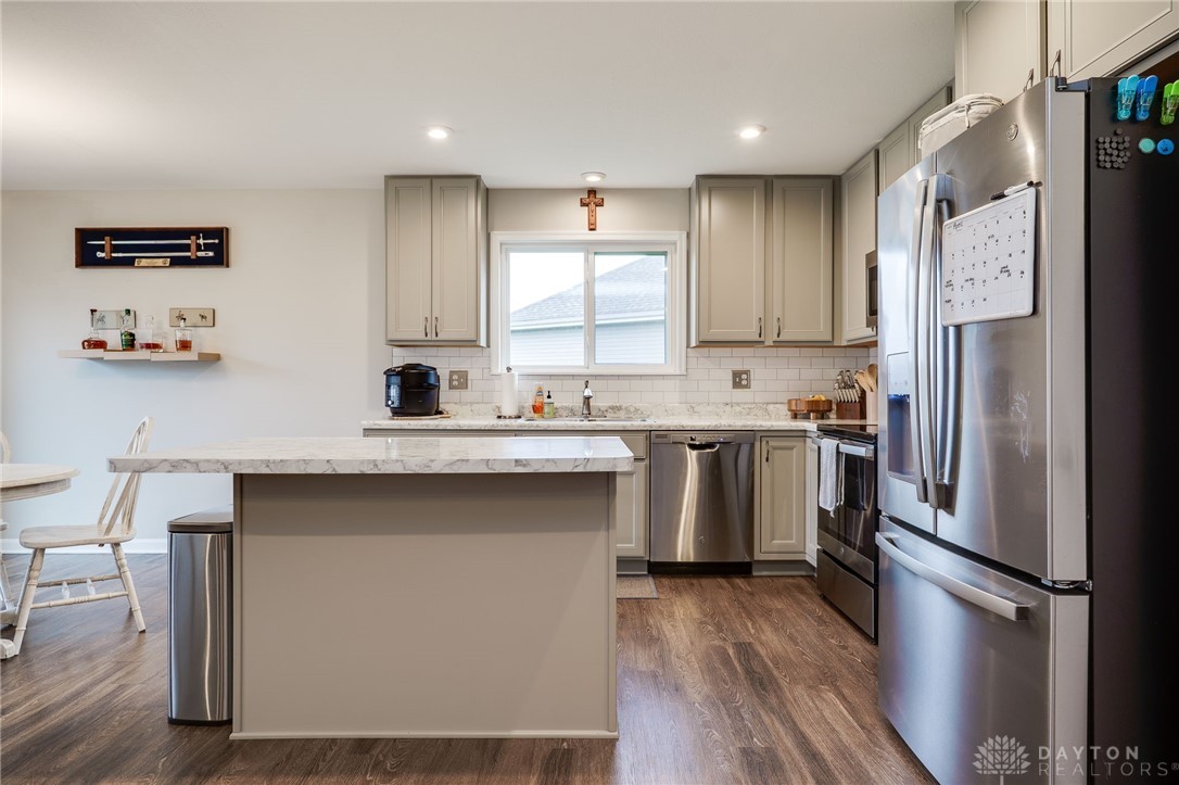 8100 Cherry Birch Drive, Tipp City, Ohio image 6