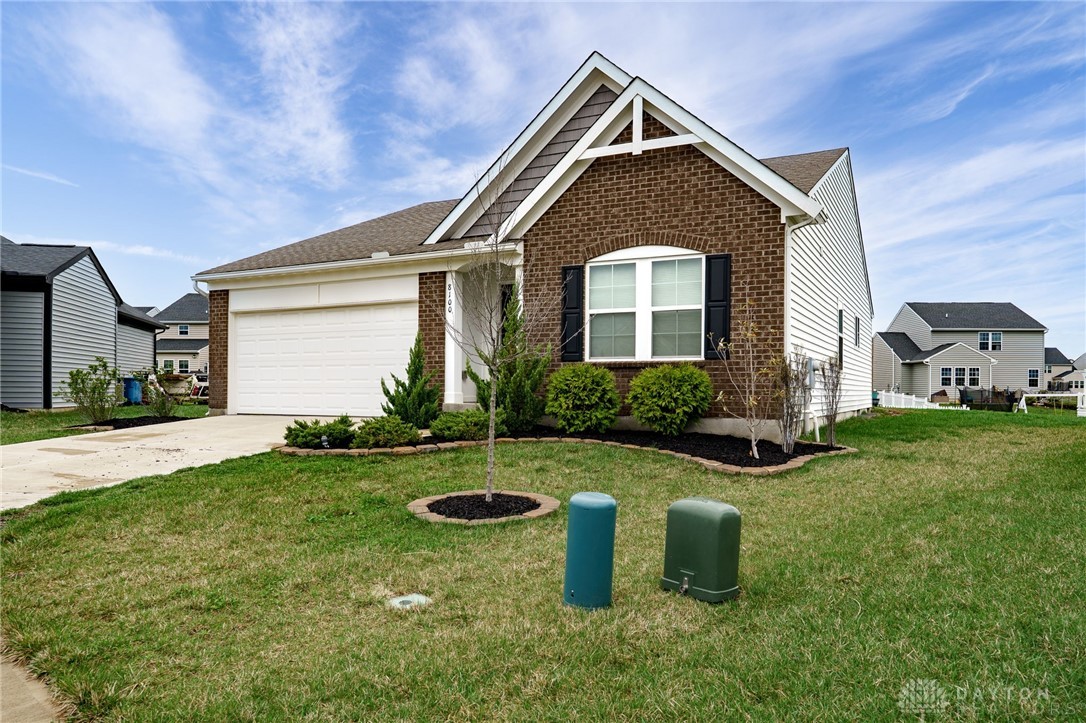 8100 Cherry Birch Drive, Tipp City, Ohio image 1