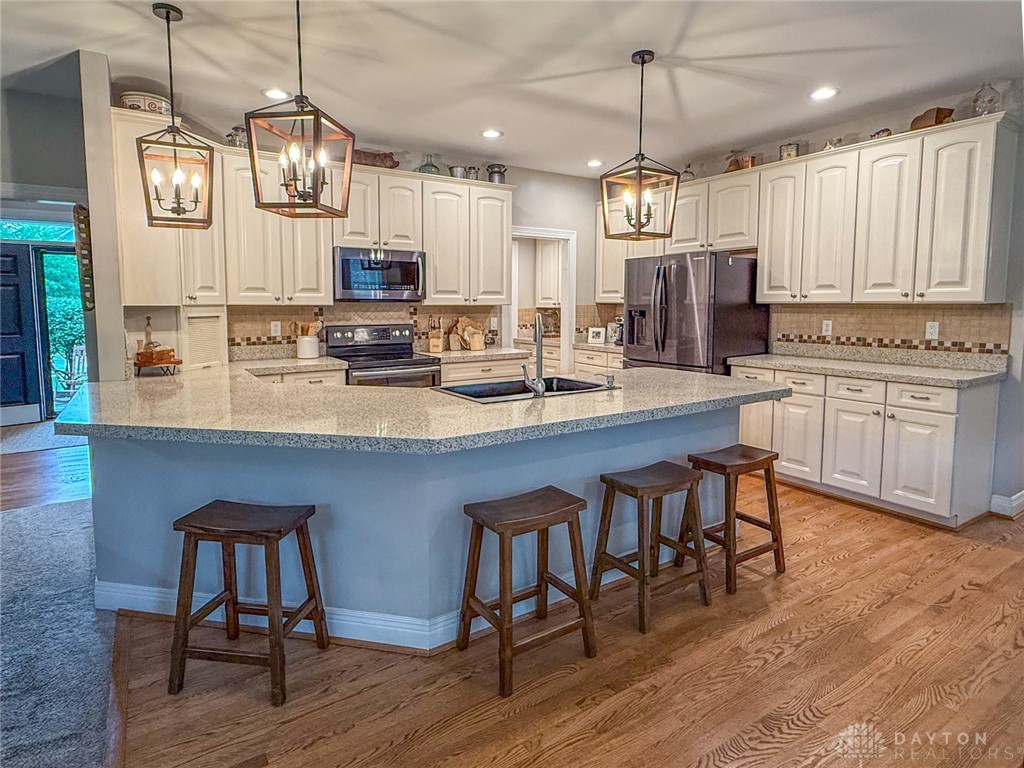 365 Springhouse Drive, Springboro, Ohio image 13