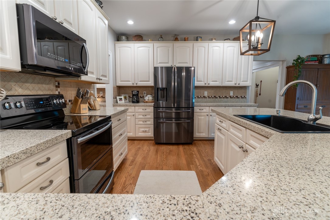 365 Springhouse Drive, Springboro, Ohio image 17