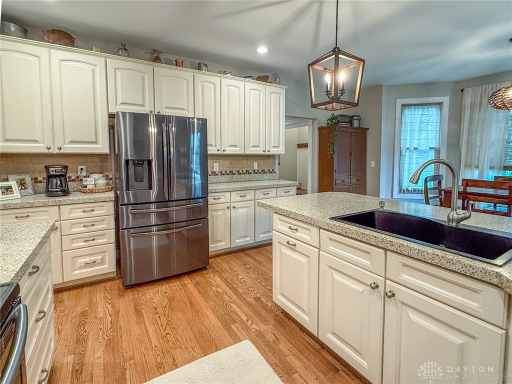 365 Springhouse Drive, Springboro, Ohio image 16