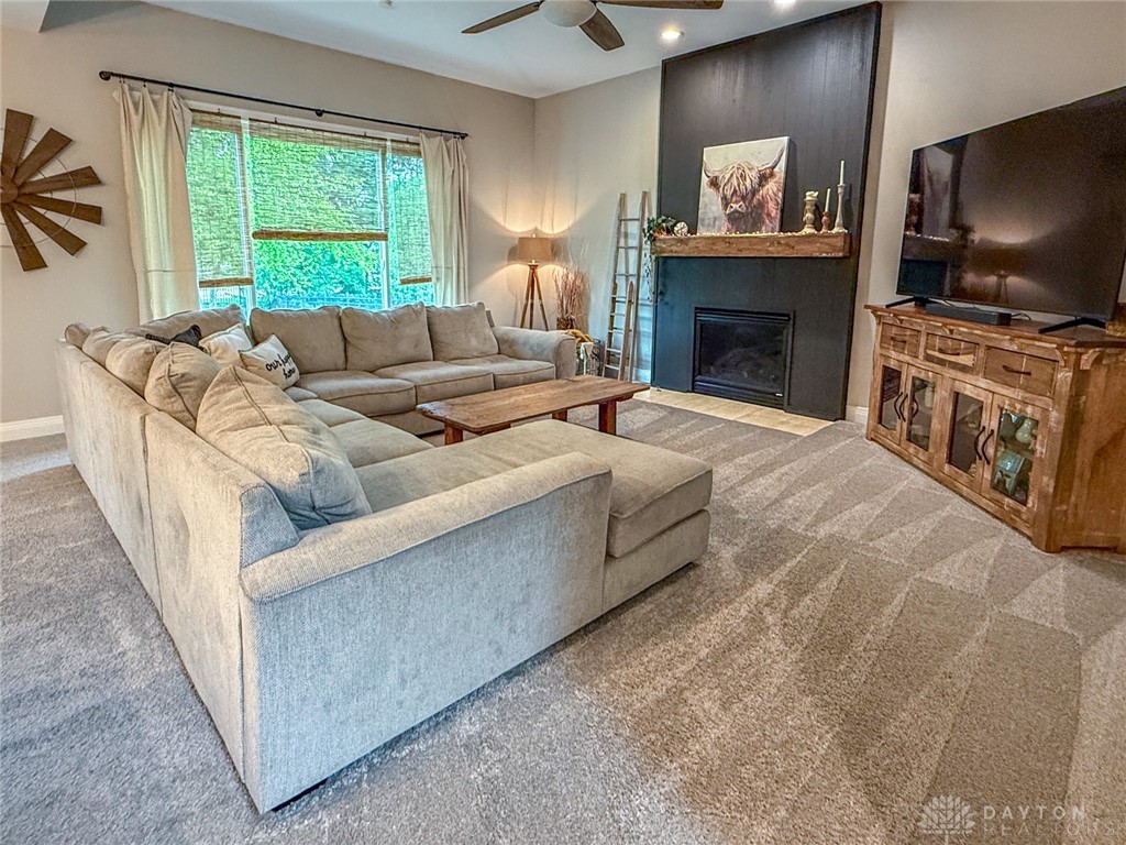 365 Springhouse Drive, Springboro, Ohio image 9