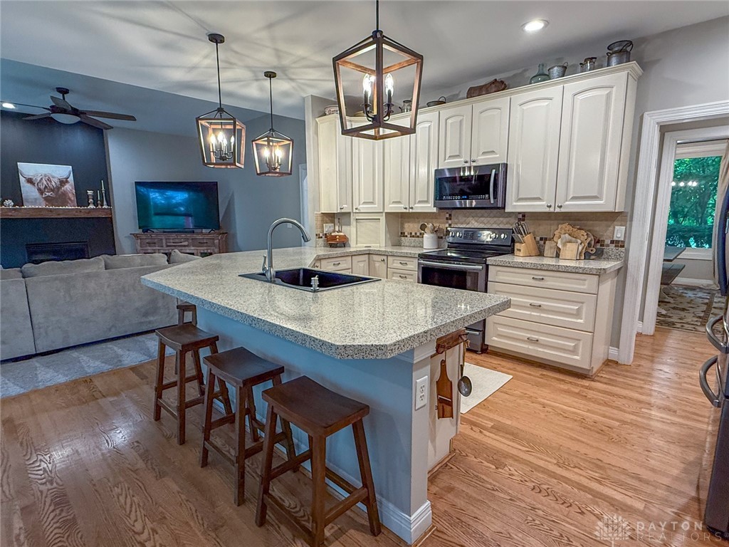 365 Springhouse Drive, Springboro, Ohio image 14