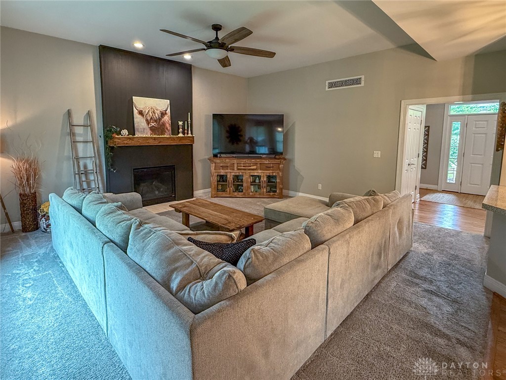 365 Springhouse Drive, Springboro, Ohio image 12