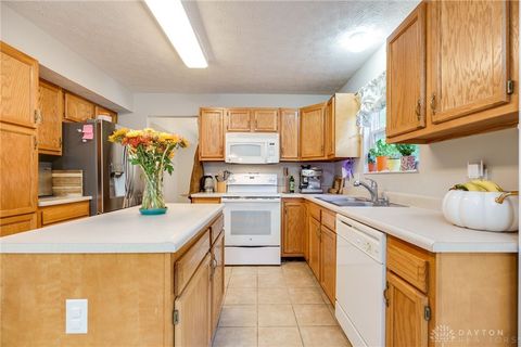 Photo of 4330 Coach Light Trail, Dayton, OH 45424 (MLS # 943752)