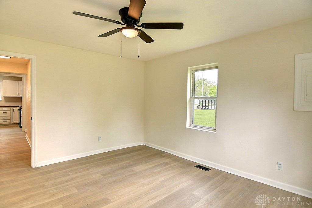 3417 Beechgrove Road, Moraine, Ohio image 5