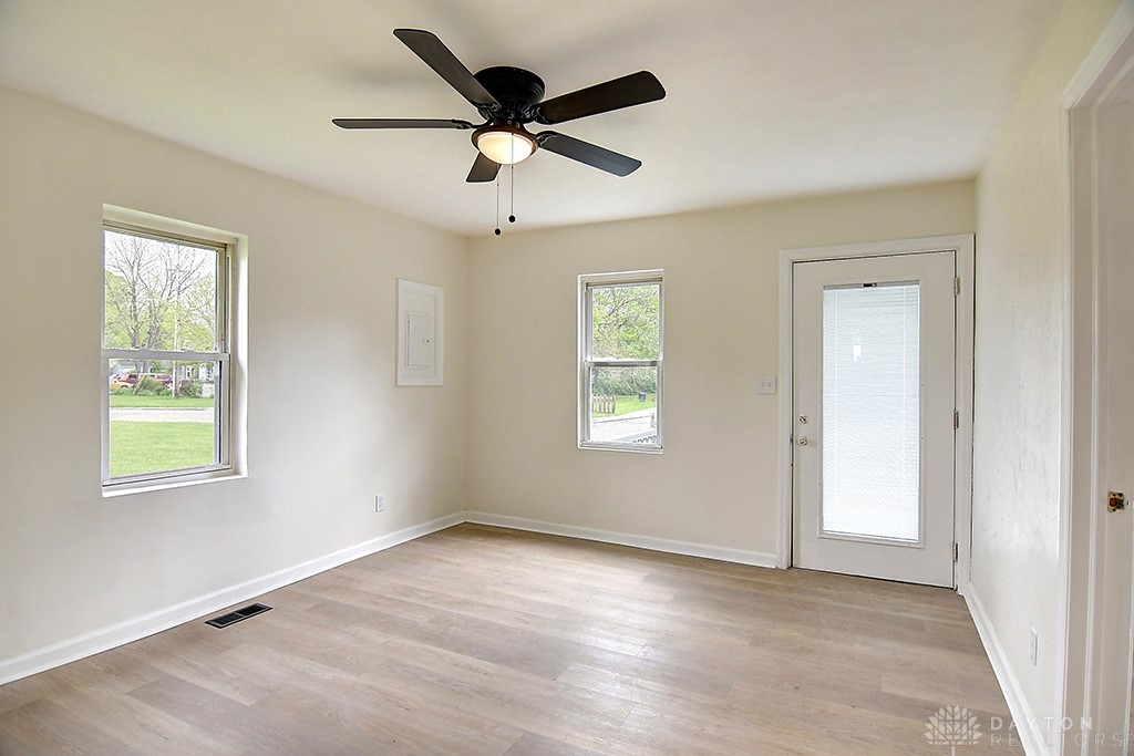 3417 Beechgrove Road, Moraine, Ohio image 8