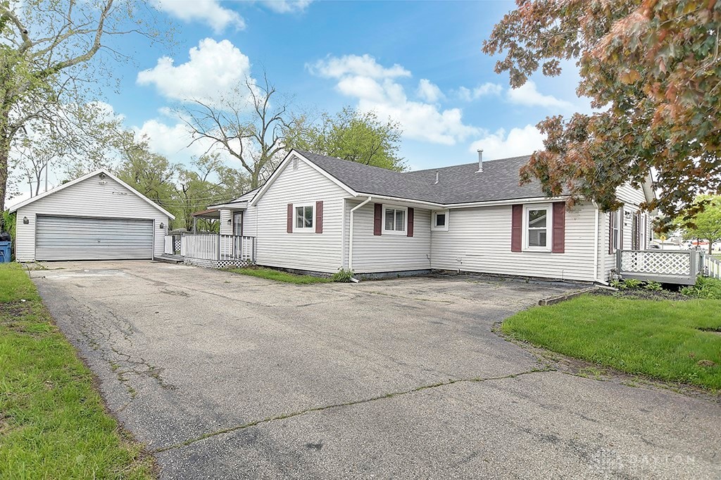 3417 Beechgrove Road, Moraine, Ohio image 3