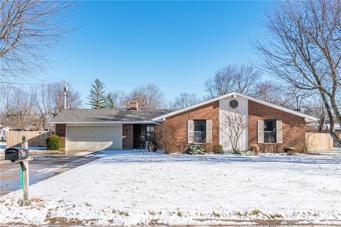 Photo of 2076 Granada Drive, Beavercreek, OH 45431 (MLS # 950782)