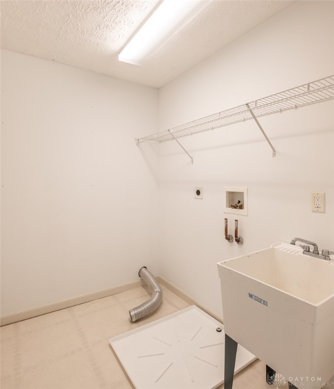 Huber Heights, Ohio 45424, United States, 4 Bedrooms Bedrooms, ,3 BathroomsBathrooms,Residential,Active,98746