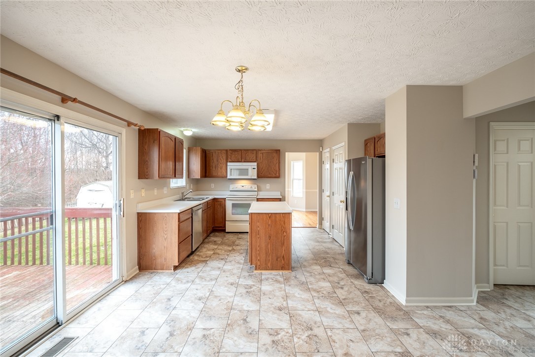 Huber Heights, Ohio 45424, United States, 4 Bedrooms Bedrooms, ,3 BathroomsBathrooms,Residential,Active,98746