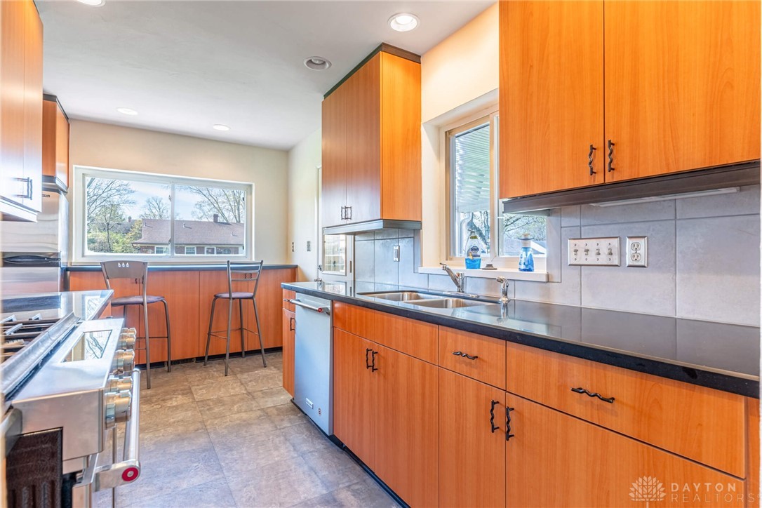 645 Brookfield Road, Dayton, Ohio image 8