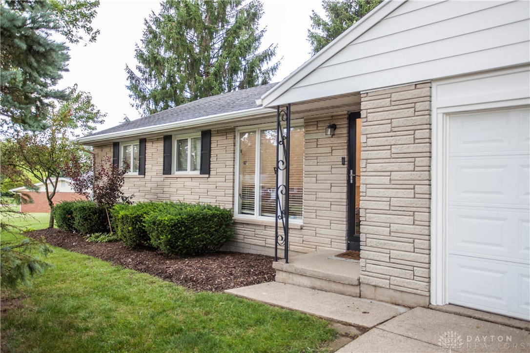 Xenia, Ohio 45385, United States, 4 Bedrooms Bedrooms, ,3 BathroomsBathrooms,Residential,Pending,171970