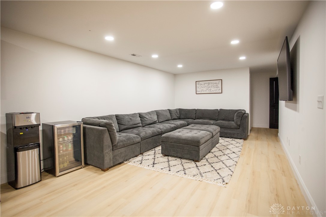 Xenia, Ohio 45385, United States, 4 Bedrooms Bedrooms, ,3 BathroomsBathrooms,Residential,Pending,171970