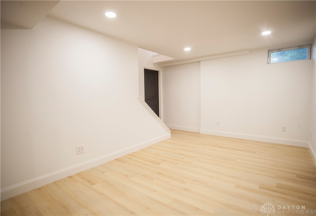 Xenia, Ohio 45385, United States, 4 Bedrooms Bedrooms, ,3 BathroomsBathrooms,Residential,Pending,171970