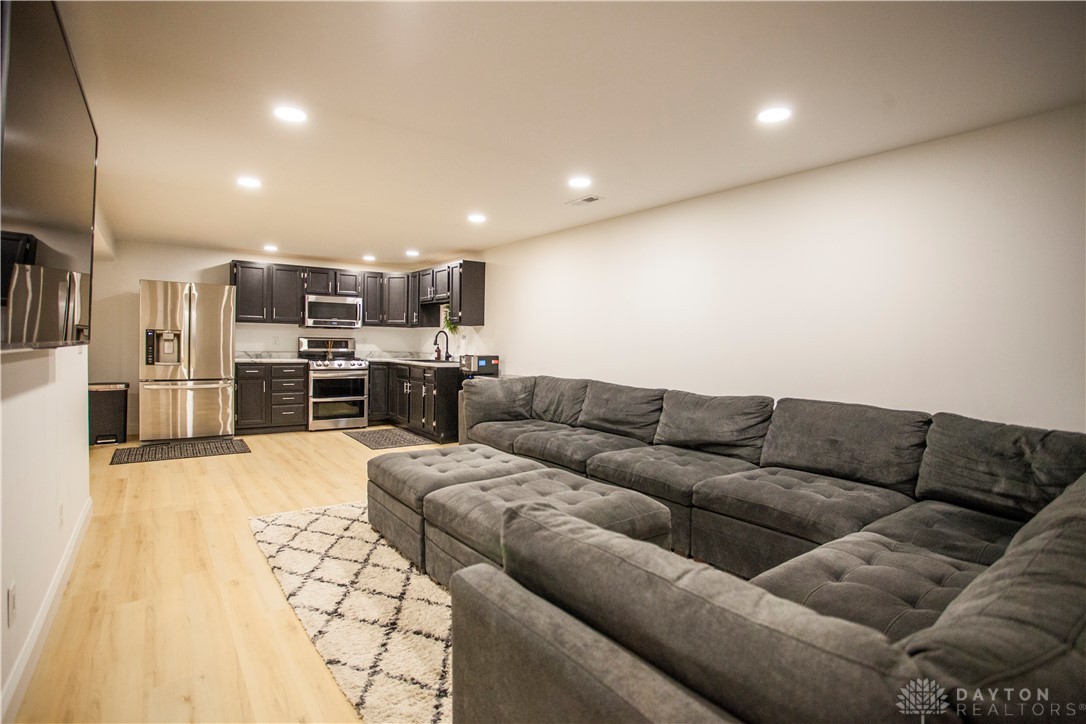 Xenia, Ohio 45385, United States, 4 Bedrooms Bedrooms, ,3 BathroomsBathrooms,Residential,Pending,171970