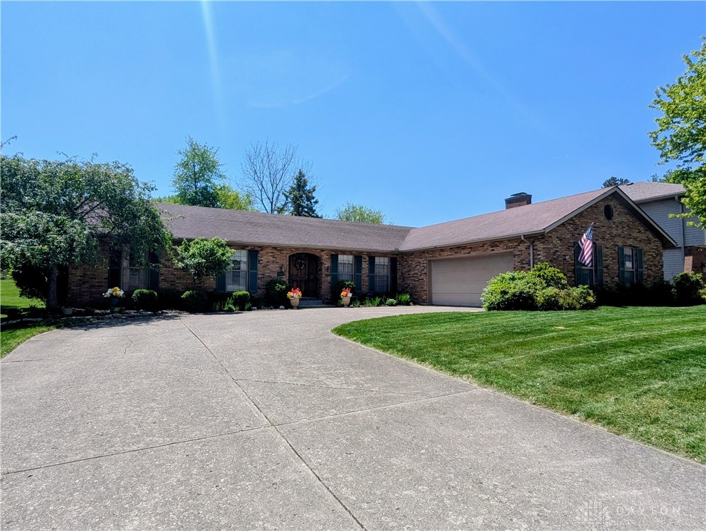 1233 Apollo Avenue, Springfield, Ohio image 1