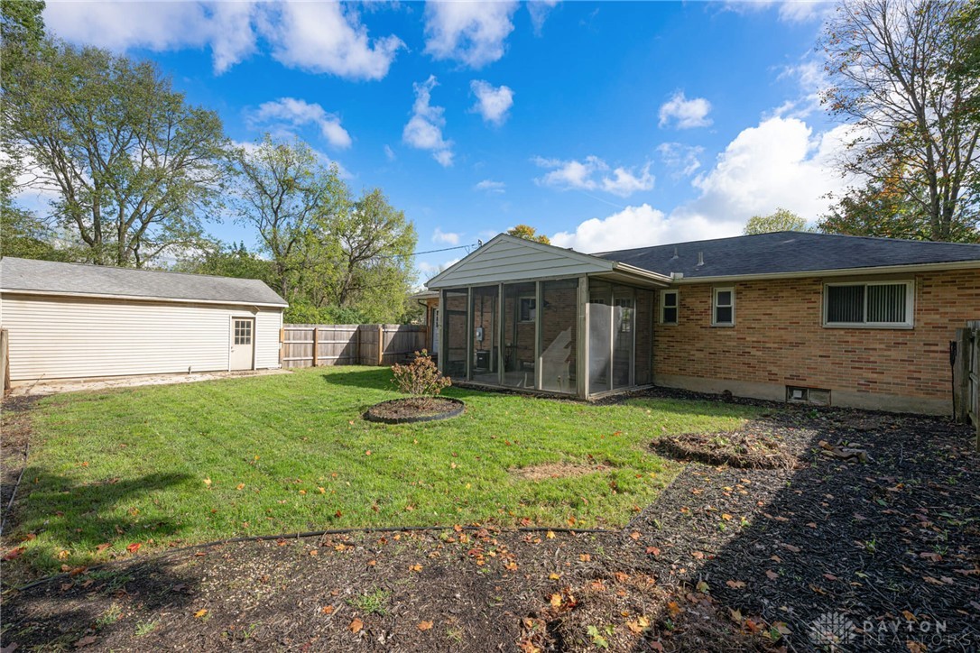 1761 N Belleview Drive, Bellbrook, Ohio image 33