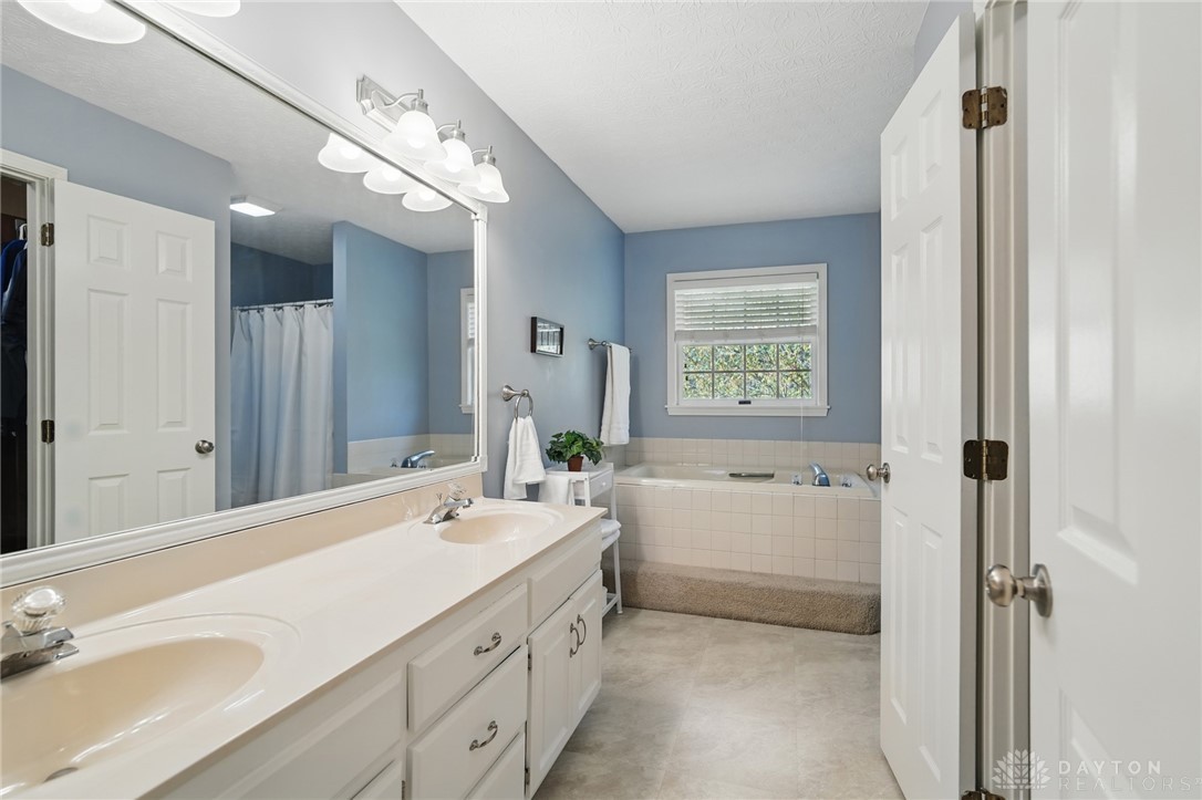 1835 Thornwood Court, Troy, Ohio image 33