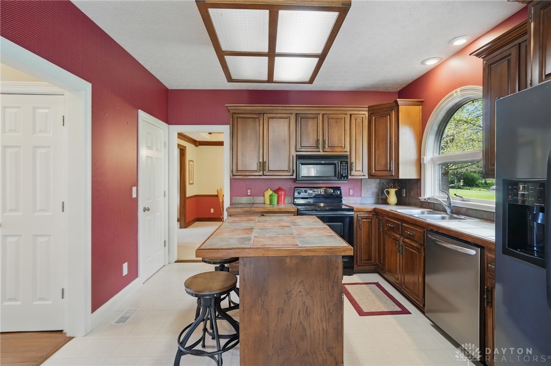 1835 Thornwood Court, Troy, Ohio image 18