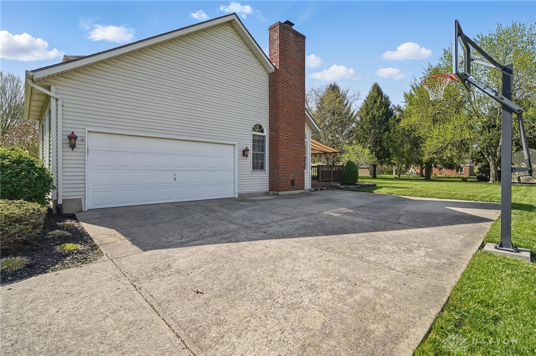 1835 Thornwood Court, Troy, Ohio image 5