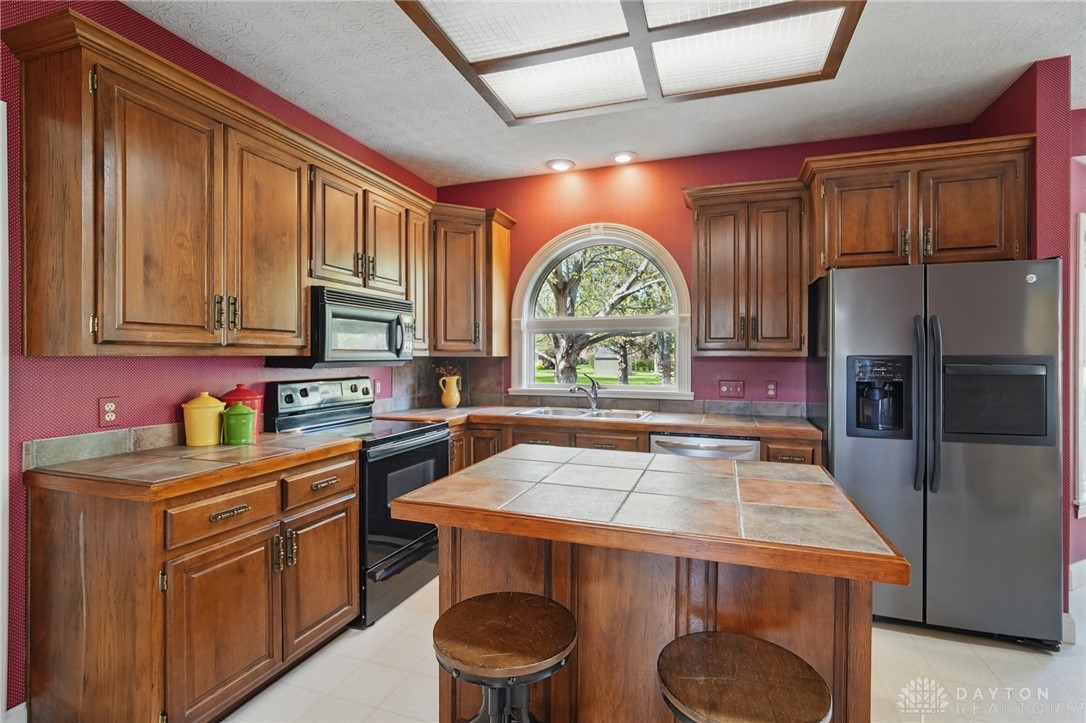 1835 Thornwood Court, Troy, Ohio image 16