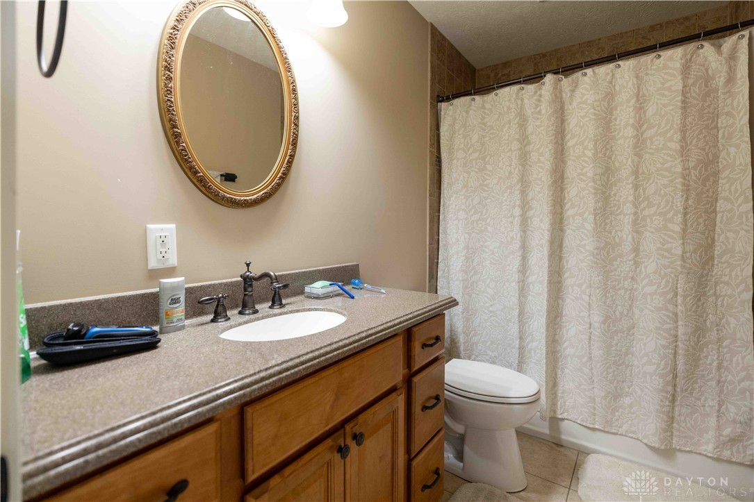 429 Braytonburne Drive, Springfield, Ohio image 41