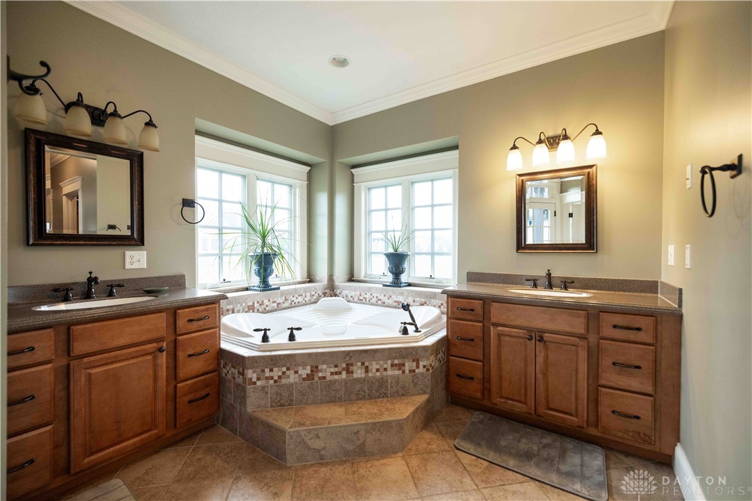 429 Braytonburne Drive, Springfield, Ohio image 29