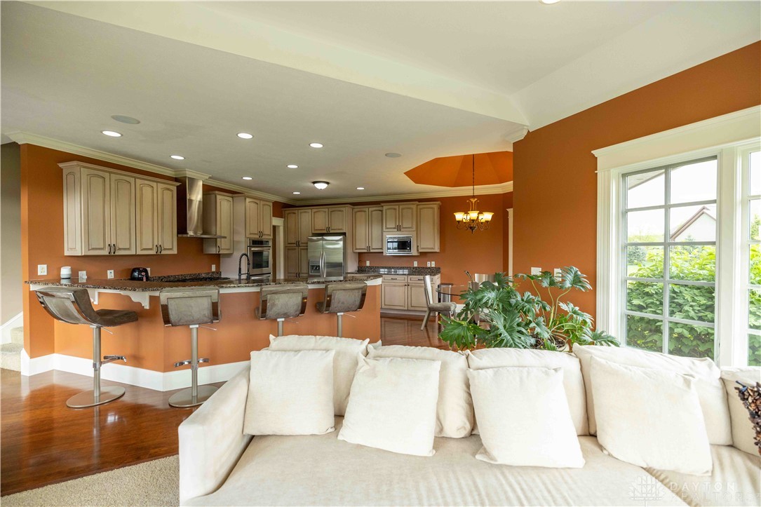 429 Braytonburne Drive, Springfield, Ohio image 18