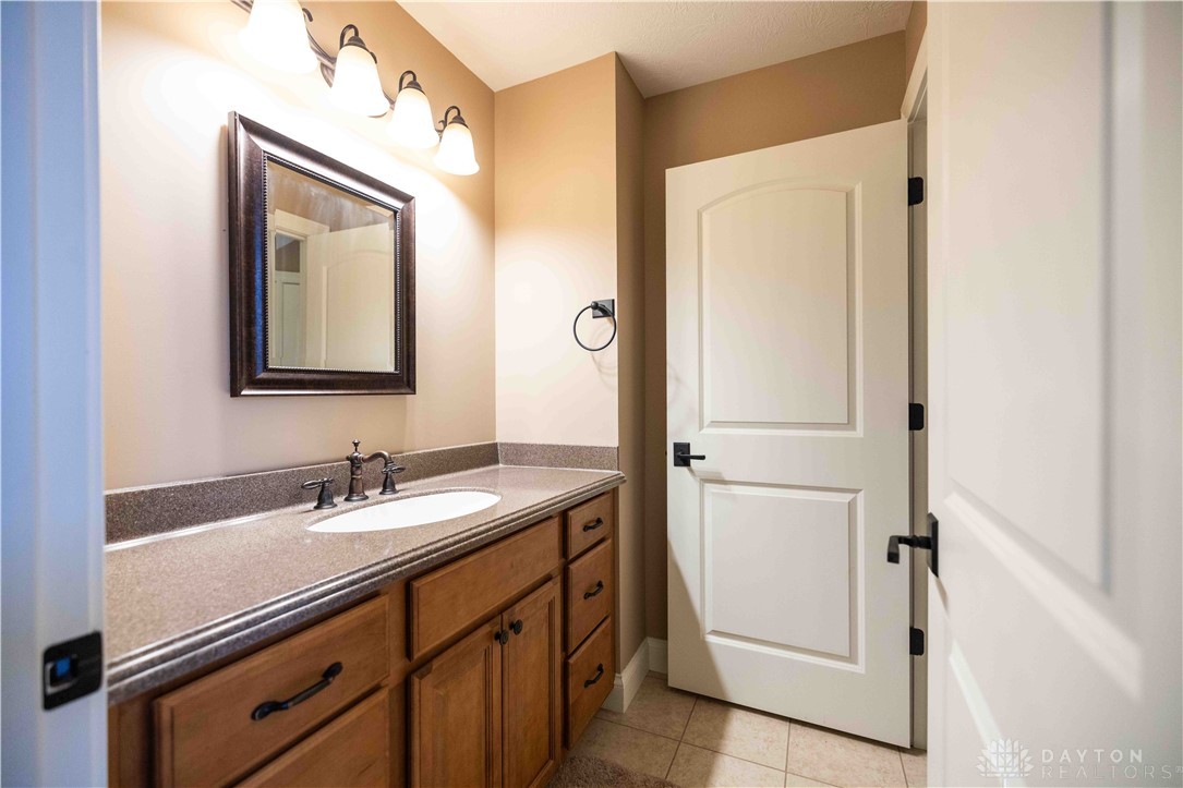 429 Braytonburne Drive, Springfield, Ohio image 36