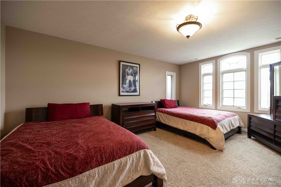 429 Braytonburne Drive, Springfield, Ohio image 37