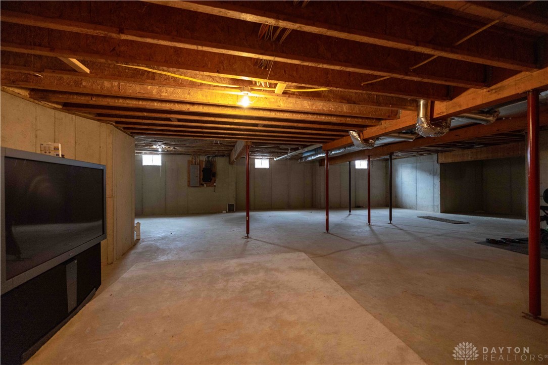 429 Braytonburne Drive, Springfield, Ohio image 45