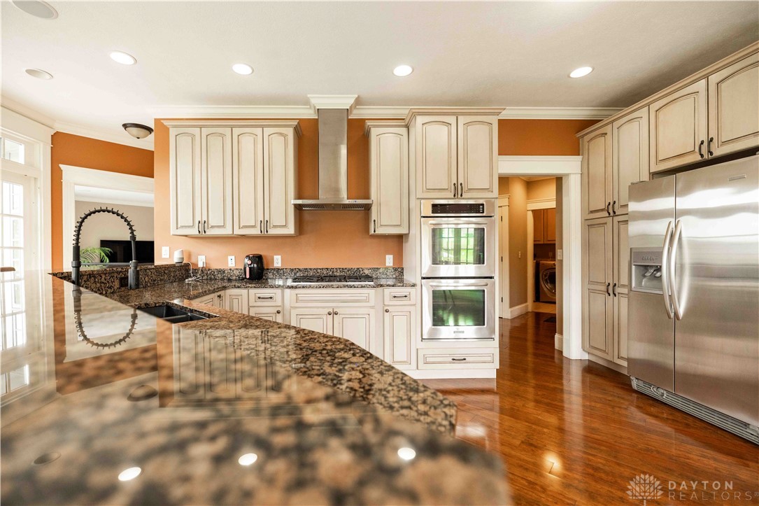 429 Braytonburne Drive, Springfield, Ohio image 14