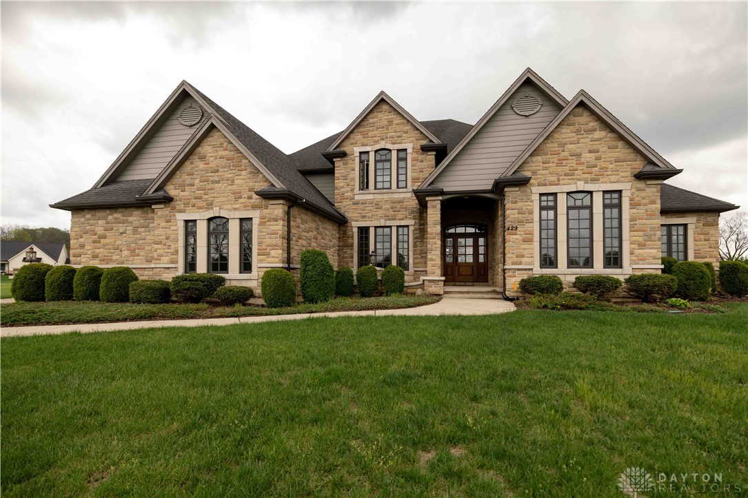 429 Braytonburne Drive, Springfield, Ohio image 1