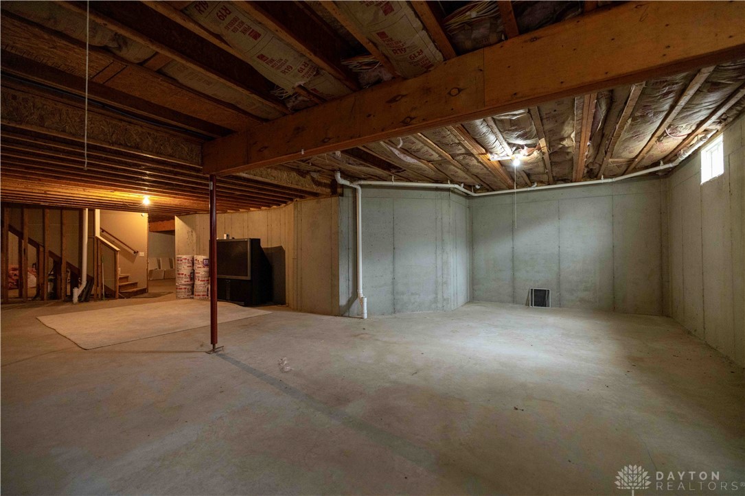 429 Braytonburne Drive, Springfield, Ohio image 47