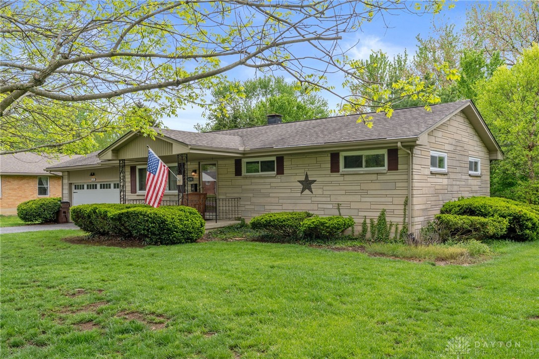 4195 N Linda Drive, Bellbrook, Ohio image 2