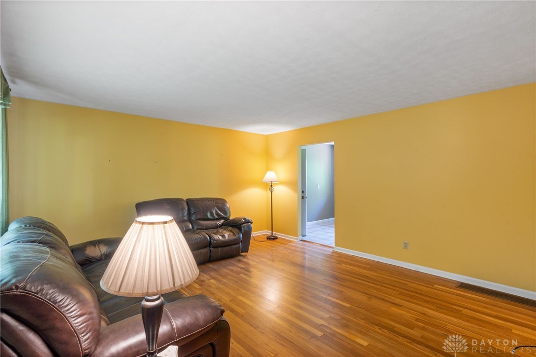 4195 N Linda Drive, Bellbrook, Ohio image 6