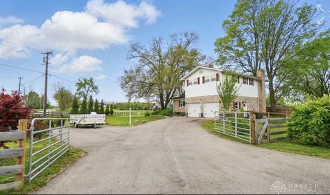 Photo of 8004 Manning Road, Germantown, OH 45327 (MLS # 950078)