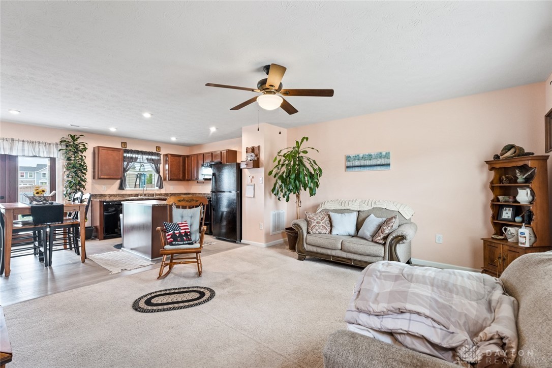 1194 Lisa Marie Drive, Xenia, Ohio image 2