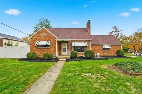 Photo of 3040 Ridgemore Avenue, Dayton, OH 45429 (MLS # 947002)