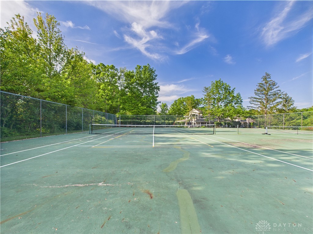 Beavercreek, Ohio 45431, United States, 3 Bedrooms Bedrooms, ,3 BathroomsBathrooms,Residential,Pending,136166