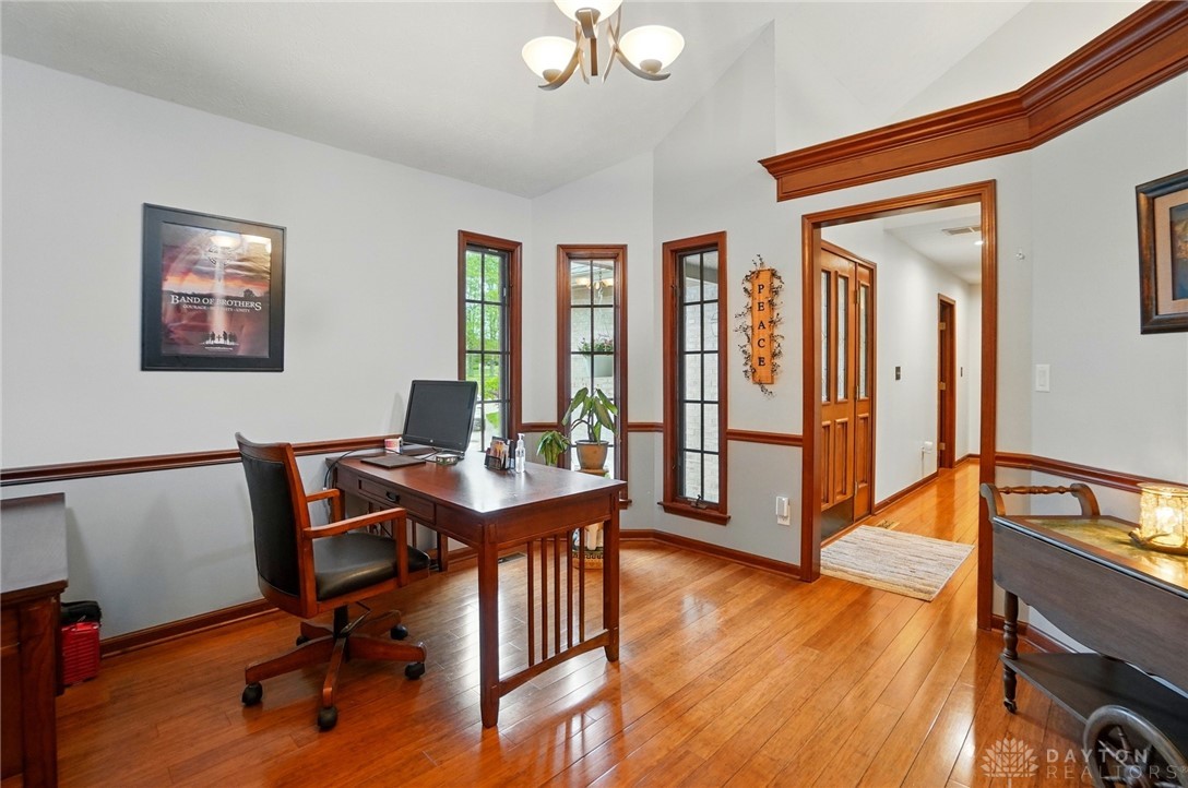 2152 Hidden Woods Boulevard, Beavercreek, Ohio image 24