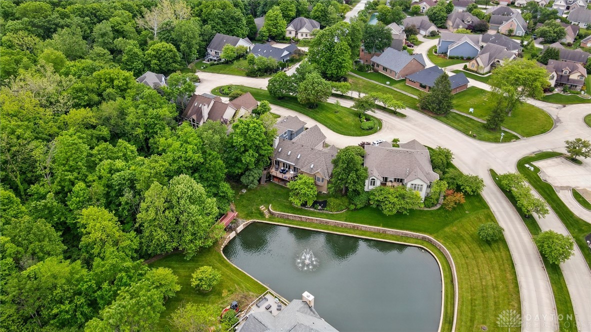 2152 Hidden Woods Boulevard, Beavercreek, Ohio image 3