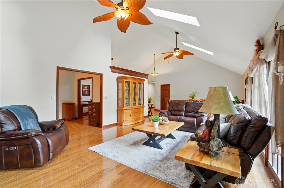 2152 Hidden Woods Boulevard, Beavercreek, Ohio image 15