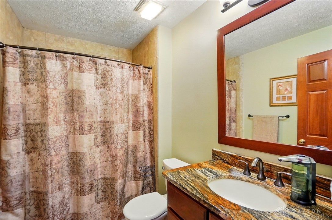 2152 Hidden Woods Boulevard, Beavercreek, Ohio image 37