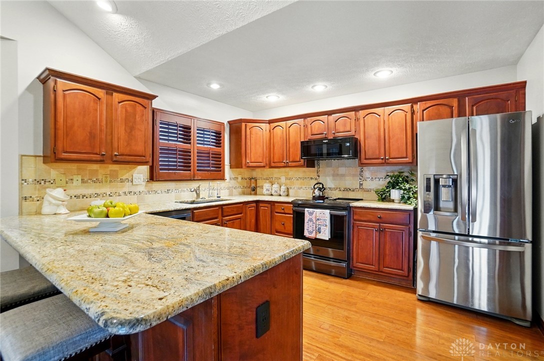 2152 Hidden Woods Boulevard, Beavercreek, Ohio image 18