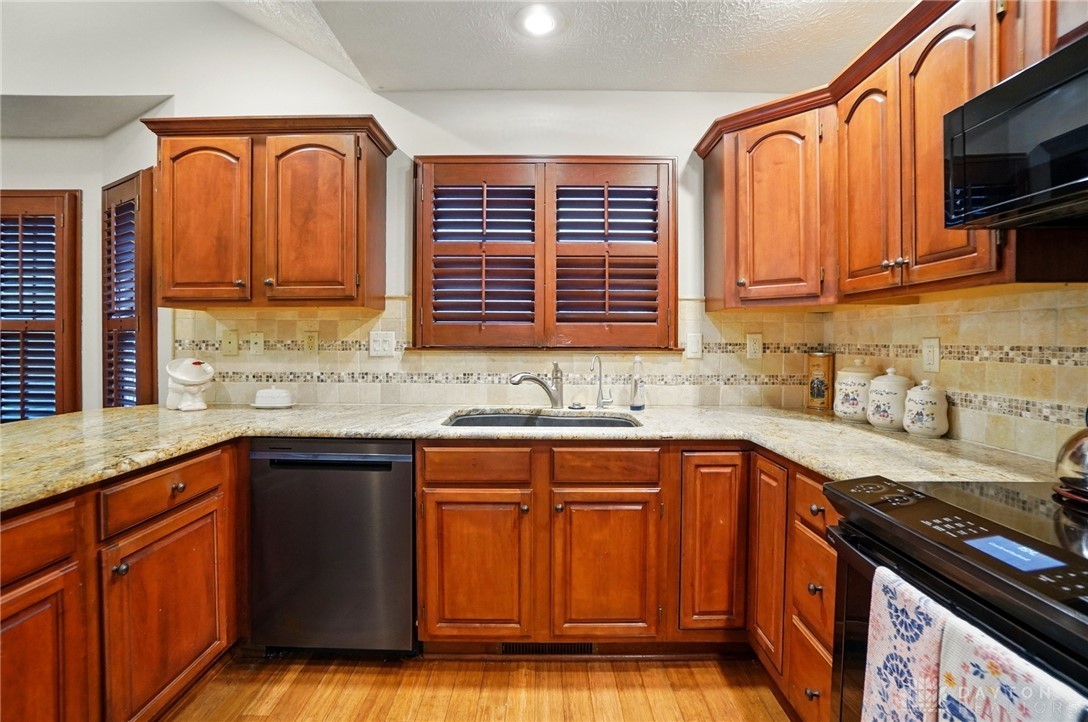 2152 Hidden Woods Boulevard, Beavercreek, Ohio image 19
