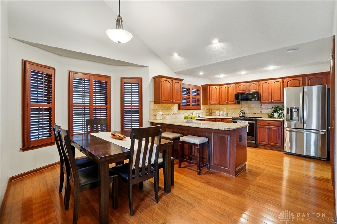 2152 Hidden Woods Boulevard, Beavercreek, Ohio image 16